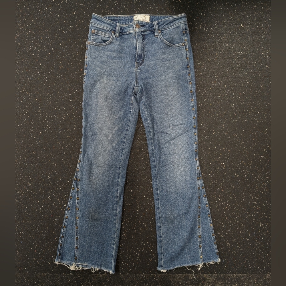 $128 Free People Studded Novelty Flare Jeans Crop Raw Edge Hem Sz 27
